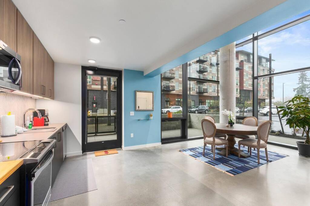 Airy And Open Corner Loft - 92 Walkscore Redmond Kültér fotó
