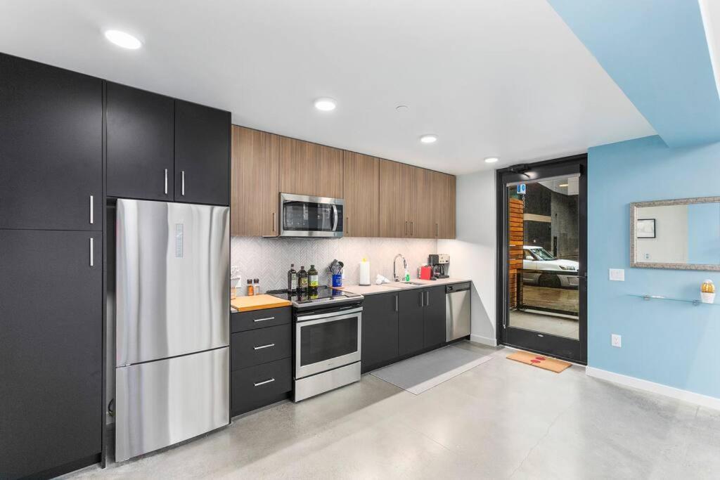 Airy And Open Corner Loft - 92 Walkscore Redmond Kültér fotó
